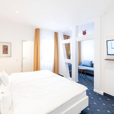 Hotel Adler Post Шветцинген Экстерьер фото