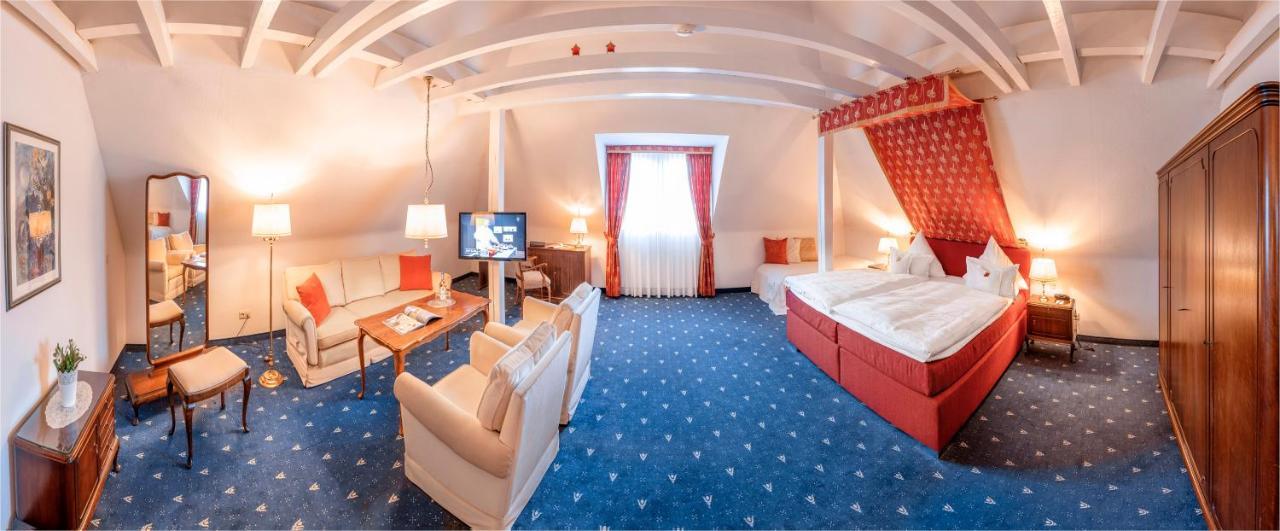 Hotel Adler Post Шветцинген Экстерьер фото
