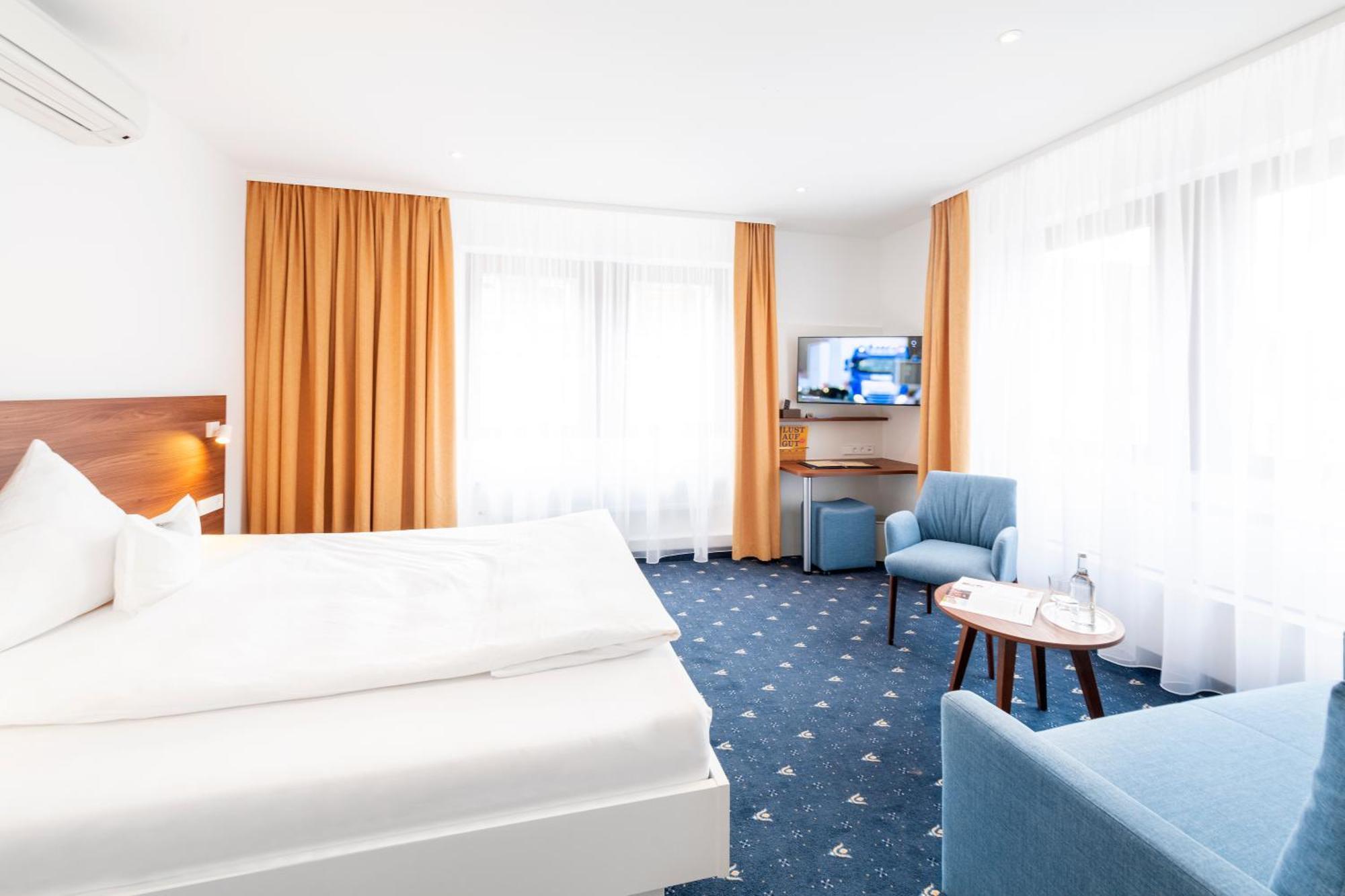 Hotel Adler Post Шветцинген Экстерьер фото