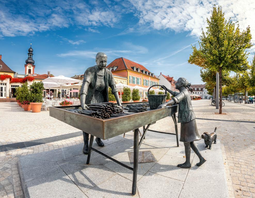 Hotel Adler Post Шветцинген Экстерьер фото