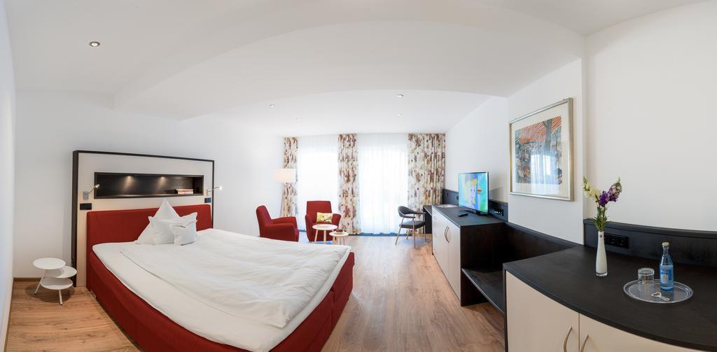 Hotel Adler Post Шветцинген Экстерьер фото