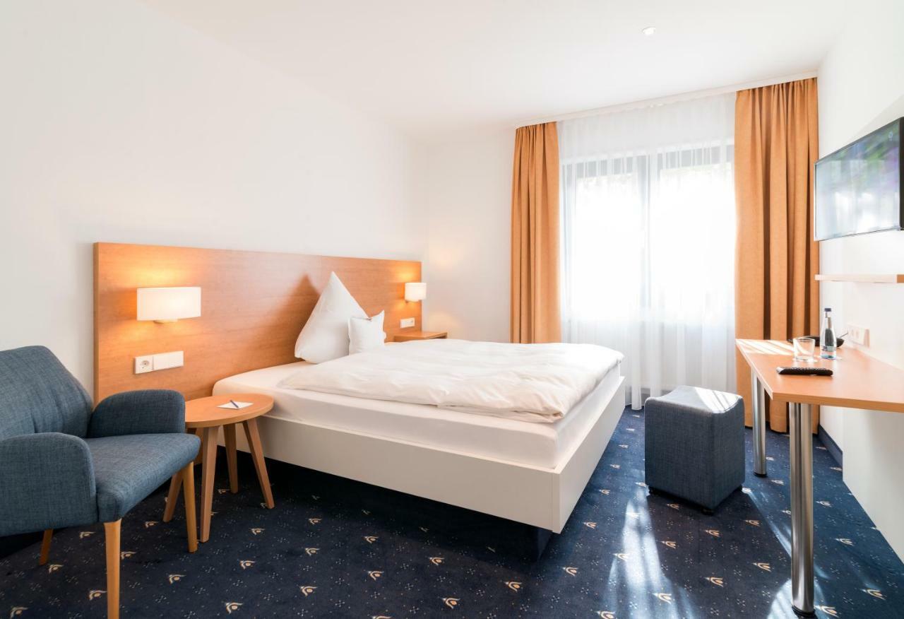 Hotel Adler Post Шветцинген Экстерьер фото
